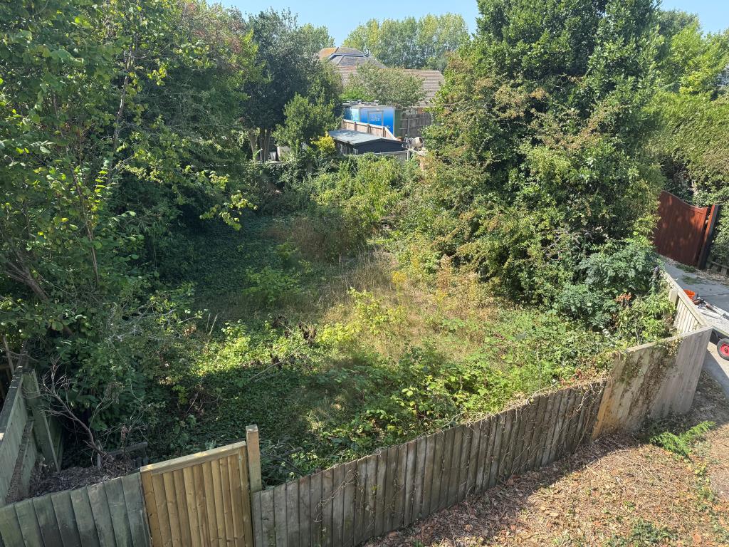 Lot: 12 - LAND WITH POTENTIAL - Aerial view of land